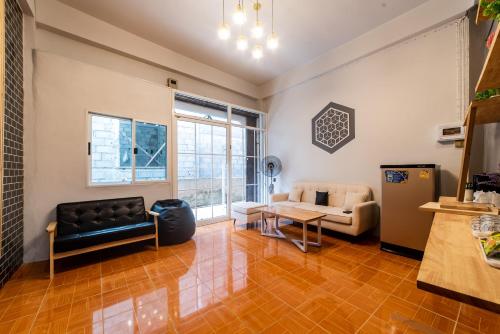 J Cube Betong - Private House