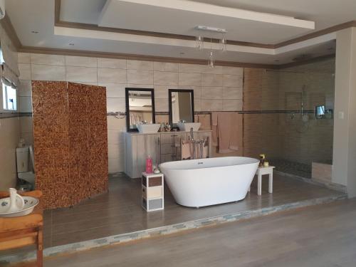 Bad, Goggas Nest BNB & Restaurant in Manzini