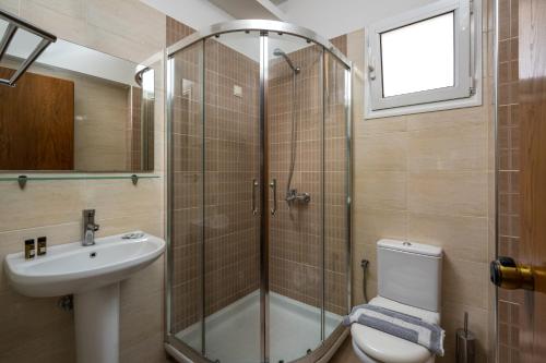 Sunday Hotel - image 10