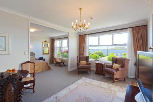 Lake View Lodge Suite image 2