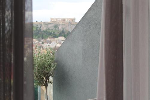 Athens Lodge - image 14