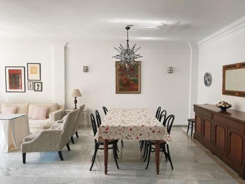 Villa a los pies de la Alhambra Villa a los pies de la Alhambra