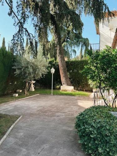 Villa a los pies de la Alhambra Villa a los pies de la Alhambra