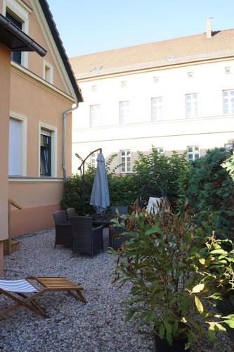 "Ferienwohnung am Schloss" - Ferienwohnung mit Blick auf das Barbyer Schloss, 5 Gehminuten bis zur Elbe