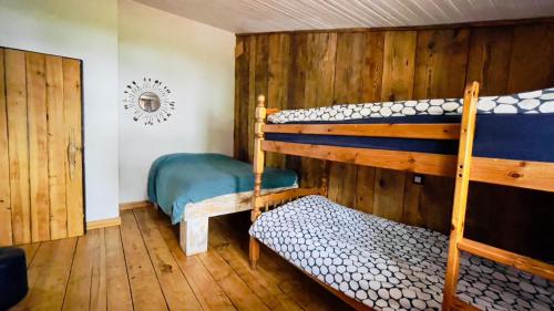 1 double bed, 2 bunk beds