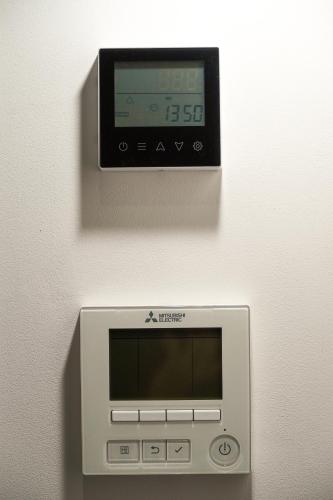 Mimi's Apartment in En Corts 5