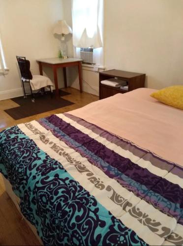 Non-Smokers Only Private Room 5 with Kitchen Best Price for 1 Long-Term Guest in Saint Louis, USA