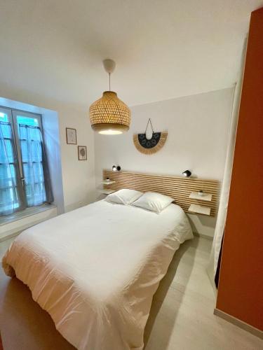 Grand studio Hyper centre WIFI in Rodez Town Center