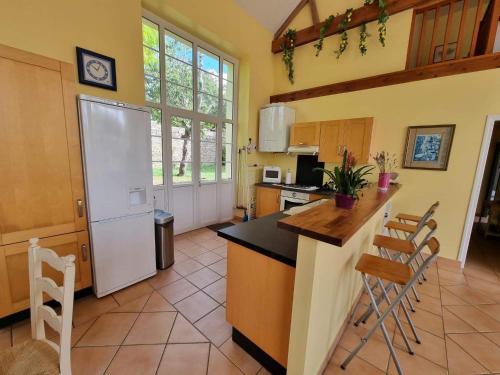 LA RECREATION _ Ancienne école de 1850 rénovée en maison d'hôtes (LA RECREATION _ Ancienne ecole de 1850 renovee en maison d'hotes) in Missillac