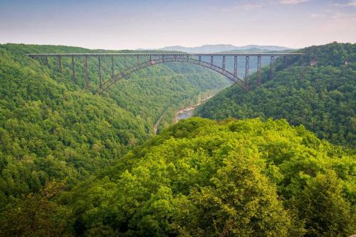 New River Gorge Retreat 10 min 2 Ace Resort in Oak Hill, USA