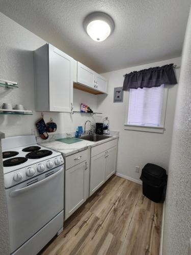 Plainview Motel - image 8