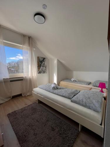 2 twin beds