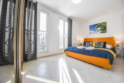 Apartment with Terrace image 7