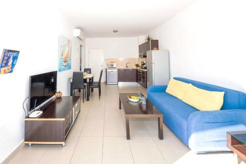 SHARON - Coralli Beachfront Apartment, Protaras (foto 3)