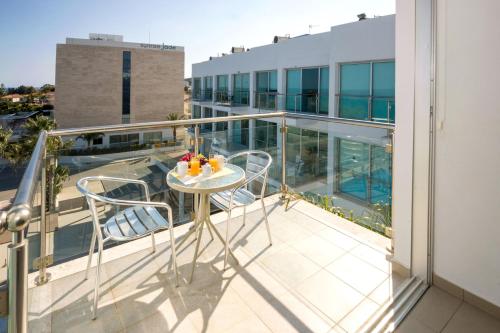 SHARON - Coralli Beachfront Apartment, Protaras (foto 10)