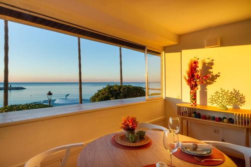 Marbella Beach Front Suite Apartment