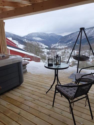 Molden 2-fjellutsikt og jacuzzi tilgang. in Luster