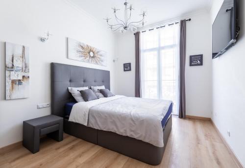 Sunny and Modern Baquis Flat