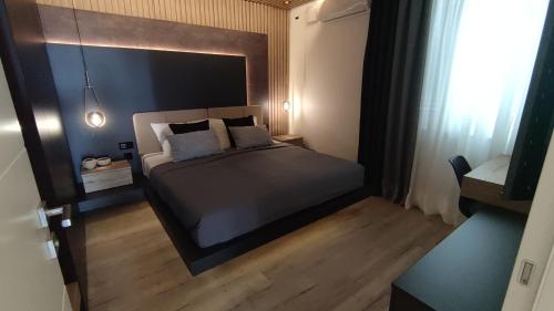Deluxe Two-Bedroom Apartment with Balcony and Sea View