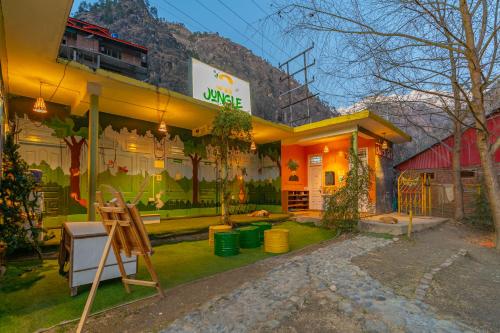 Jungle Hostel by Whoopers