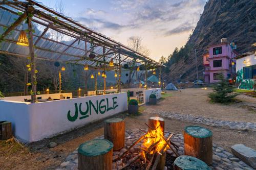 Jungle Hostel by Whoopers