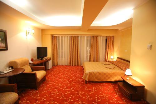 Hotel Mara - image 11