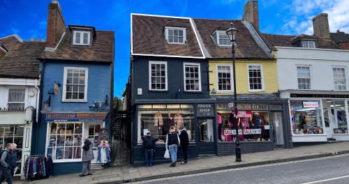 Stunning Luxury Apartment in Central Lymington