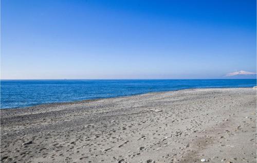  Pet Friendly Apartment in SantʼAndrea Apostolo dello Ionio