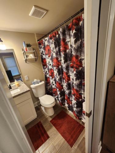 Bathroom, Spacious Newly Renovated Home in Peoplestown