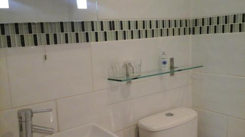 Shananagens Guesthouse - image 13