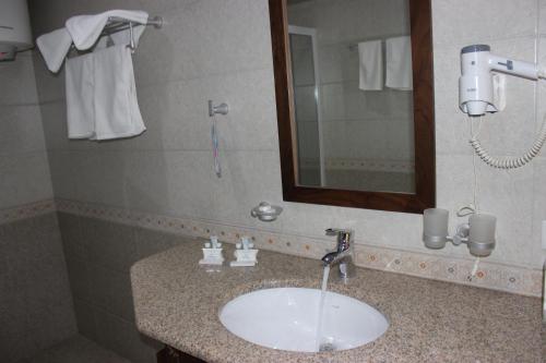 Platan Platan is a popular choice amongst travelers in Samarkand, whether exploring or just passing through. The property features a wide range of facilities to make your stay a pleasant experience. 24-hour 