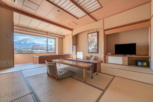 Japanese-Style Superior Room with Mt.Fuji View - Low Floor - Annex