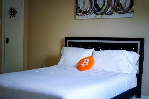 Crypto Castle , 4bdr Crypto Theme Home