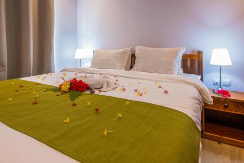 CRYSTAL SHORES Self Catering Apartments - Beau Vallon, Seychelles