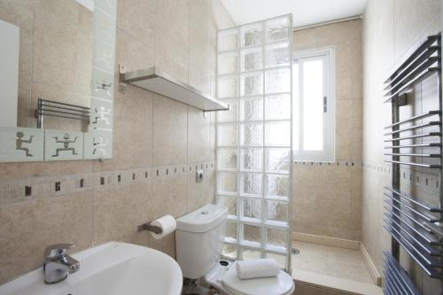 Carmen Apartments - image 5