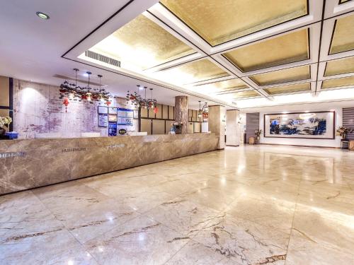 Guangzhou Huihe Hotel - image 2