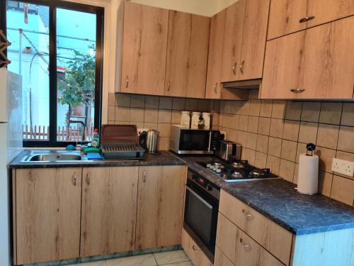 Kitchen, Palm garden paradise in Perivolia