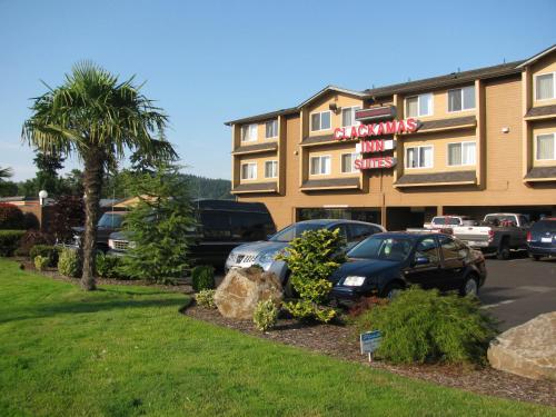 Clackamas Inn and Suites