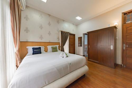 Urbanview Hotel Villa Surya Bandung – Bandung, ID