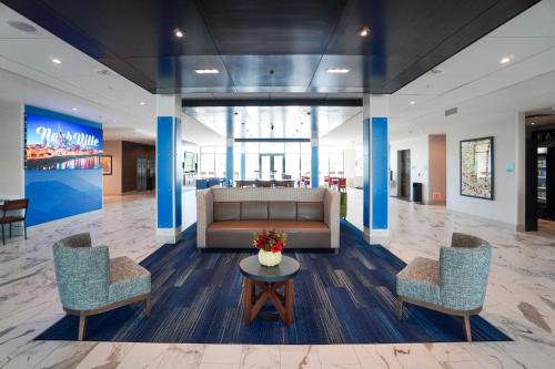 Lobby, Holiday Inn Express & Suites Franklin - Berry Farms By IHG in Franklin (TN)