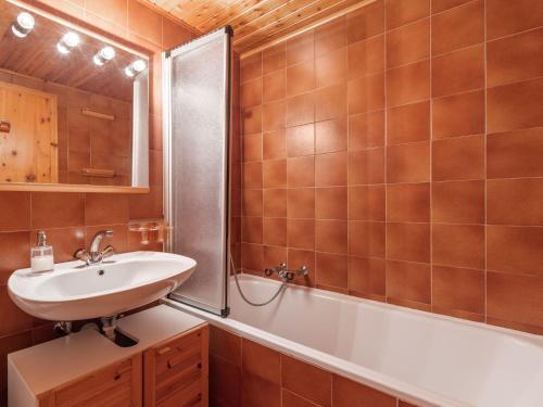  Apartment Chaedoz 65 by Interhome in Nendaz