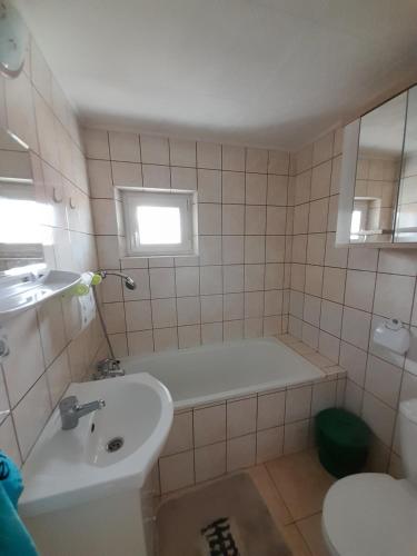 2 double beds, 2 twin beds