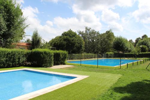 Peldbaseins, Camping Al-Bereka in Nava de Francia