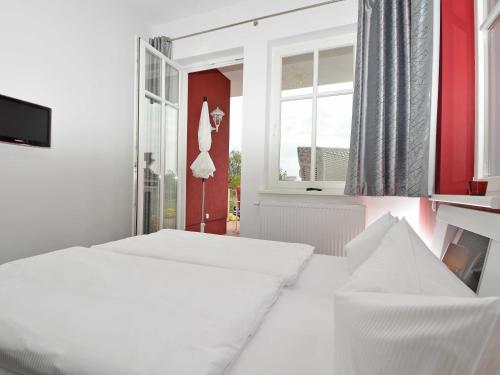 Apartment with Terrace image 10