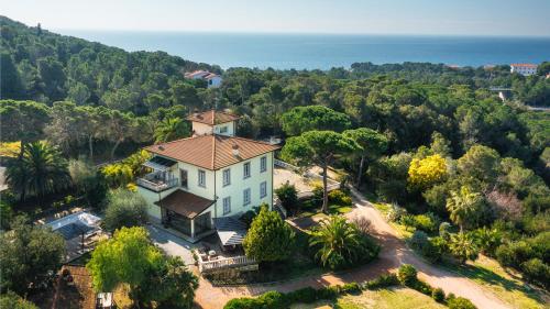  VILLA GAIUS 8&2, Emma Villas in Rosignano Marittimo