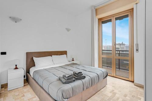 CAV9 - Large Apartment with Panoramic VIEW -, Milan