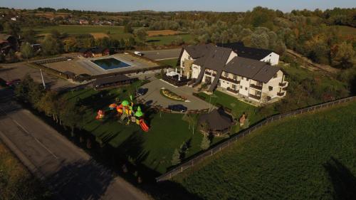 Casa Domnească Cacica (Casa Domneasca Cacica) in Kačika
