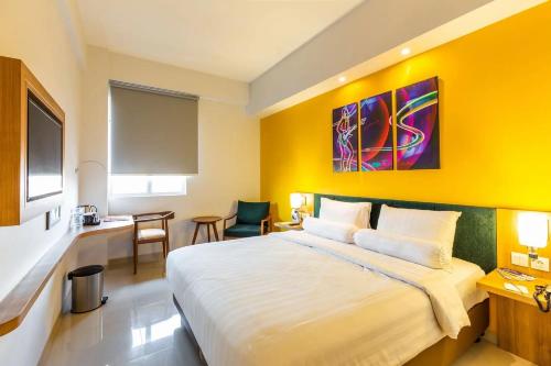 Great Diponegoro Hotel Surabaya Room Type - Deluxe King Room