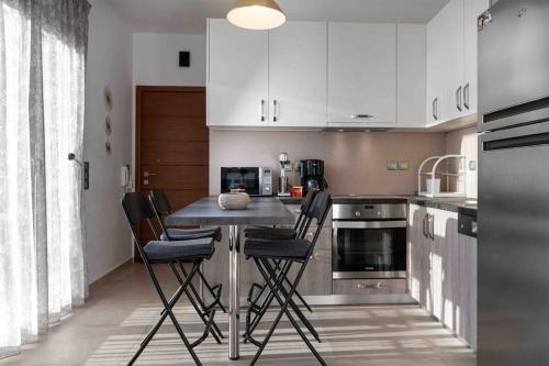 SUNNY HOUSE IN MAKRY GIALOS in Makris Gialos