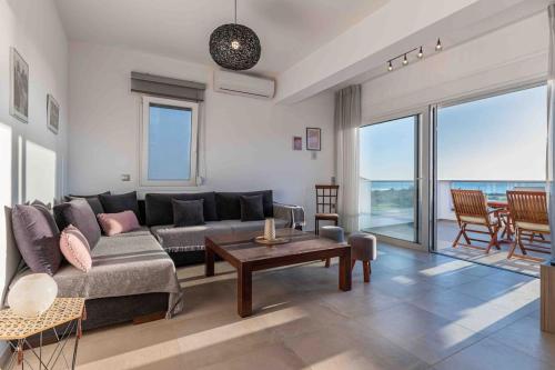 SUNNY HOUSE IN MAKRY GIALOS in Makris Gialos